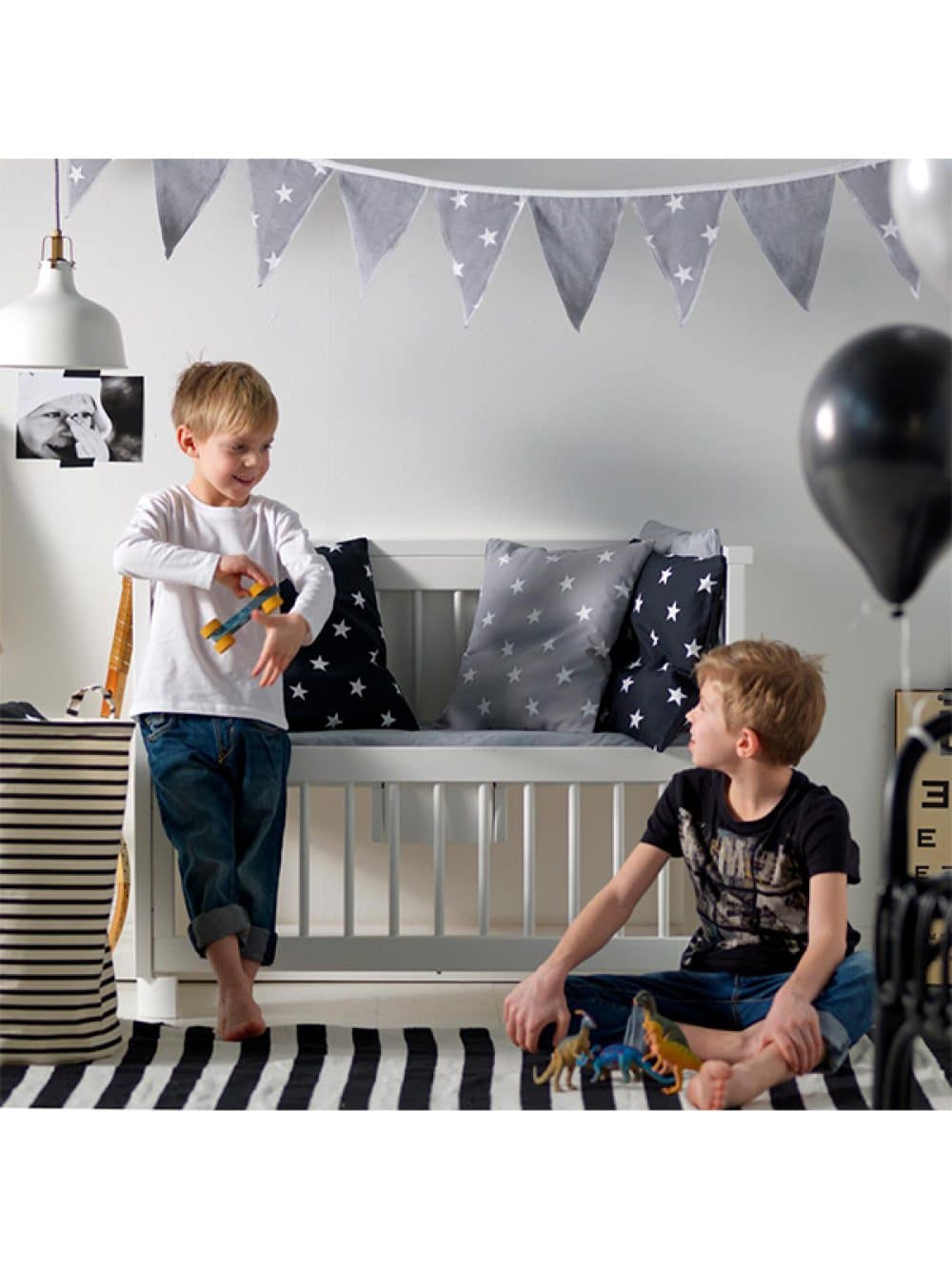 troll bedside crib sun